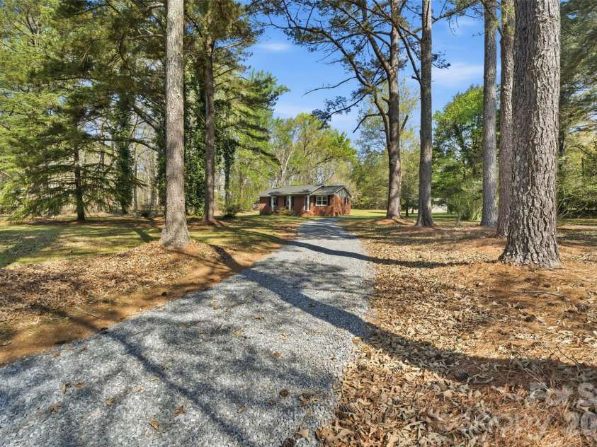 2291 Hicklin Bridge Road, Edgemoor, SC 29712.  MLS# CAR4362259, YatesRealty ID 8053. 