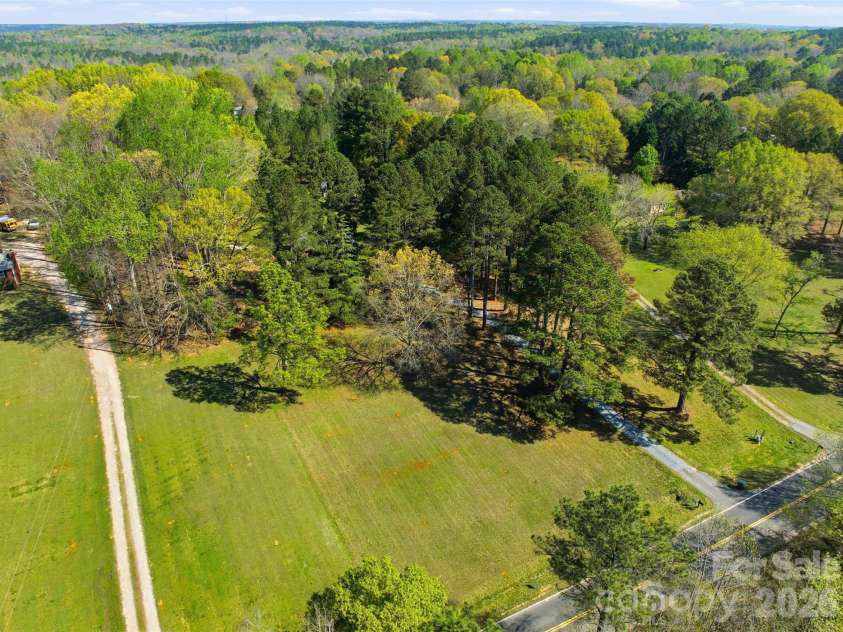 2291 Hicklin Bridge Road, Edgemoor, SC 29712.  MLS# CAR4362259, YatesRealty ID 8053. 