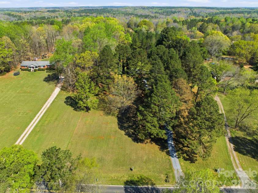2291 Hicklin Bridge Road, Edgemoor, SC 29712.  MLS# CAR4362259, YatesRealty ID 8053. 