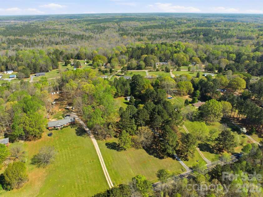 2291 Hicklin Bridge Road, Edgemoor, SC 29712.  MLS# CAR4362259, YatesRealty ID 8053. 