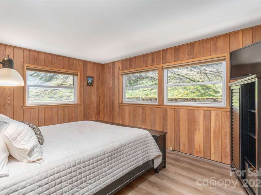 55 Grove Park, Waynesville, NC 28786.  MLS# CAR4218196, YatesRealty ID 8054. Bedroom 3