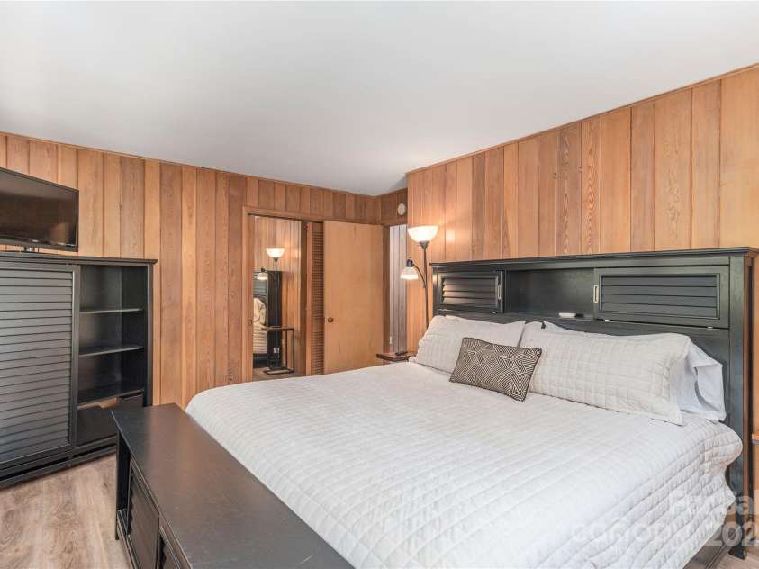 55 Grove Park, Waynesville, NC 28786.  MLS# CAR4218196, YatesRealty ID 8054. Bedroom 3