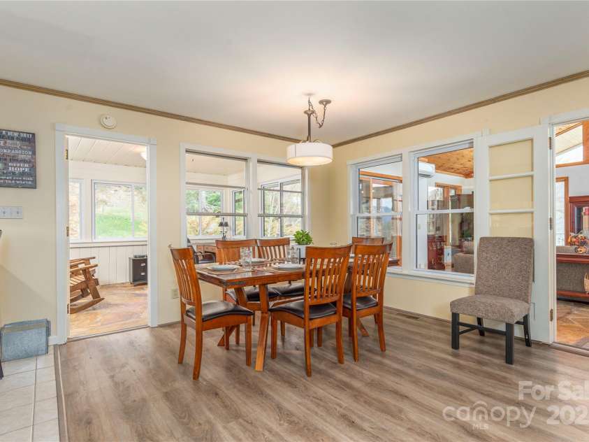 55 Grove Park, Waynesville, NC 28786.  MLS# CAR4218196, YatesRealty ID 8054. Dining Area