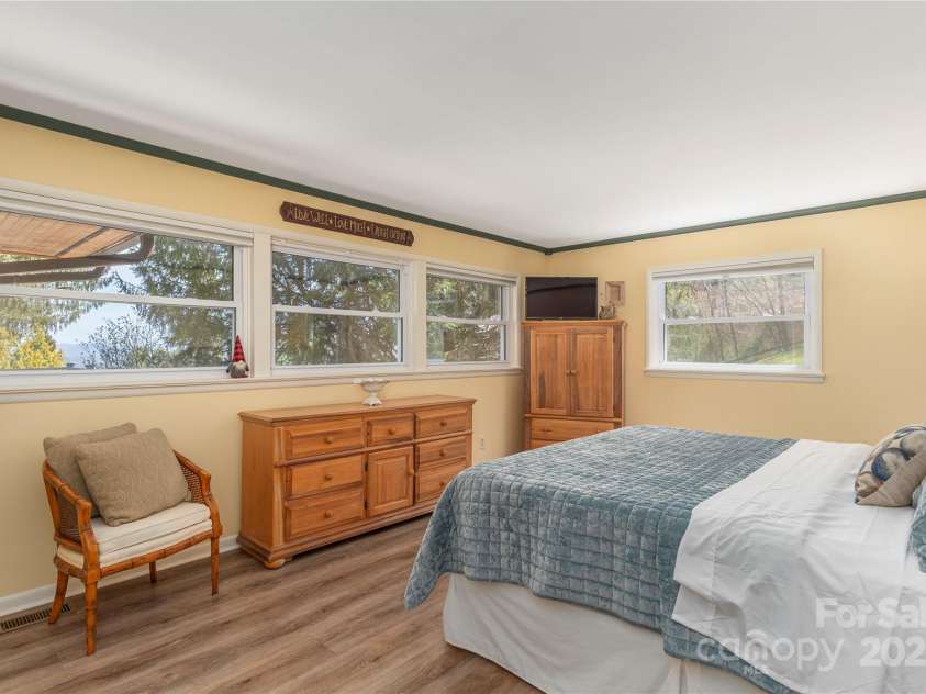 55 Grove Park, Waynesville, NC 28786.  MLS# CAR4218196, YatesRealty ID 8054. Primary bed view 2