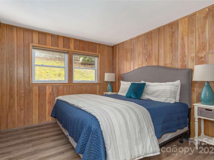 55 Grove Park, Waynesville, NC 28786.  MLS# CAR4302254, YatesRealty ID 8054. 