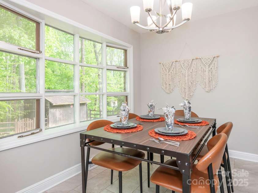 7024 Rockledge Drive, Charlotte, NC 28210.  MLS# CAR4244207, YatesRealty ID 8055. 