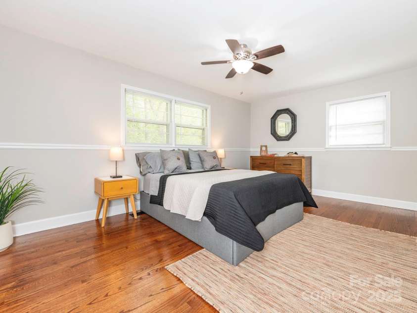 7024 Rockledge Drive, Charlotte, NC 28210.  MLS# CAR4244207, YatesRealty ID 8055. 