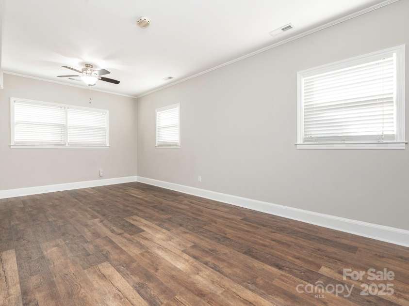 7024 Rockledge Drive, Charlotte, NC 28210.  MLS# CAR4244207, YatesRealty ID 8055. 