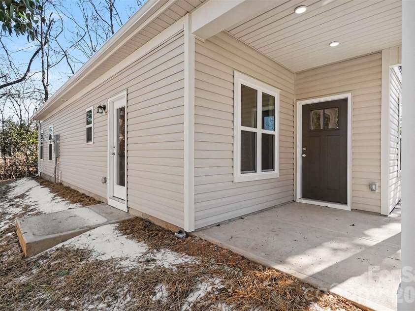 606 Lasalle Street, Monroe, NC 28110.  MLS# CAR4378112, YatesRealty ID 8056. 