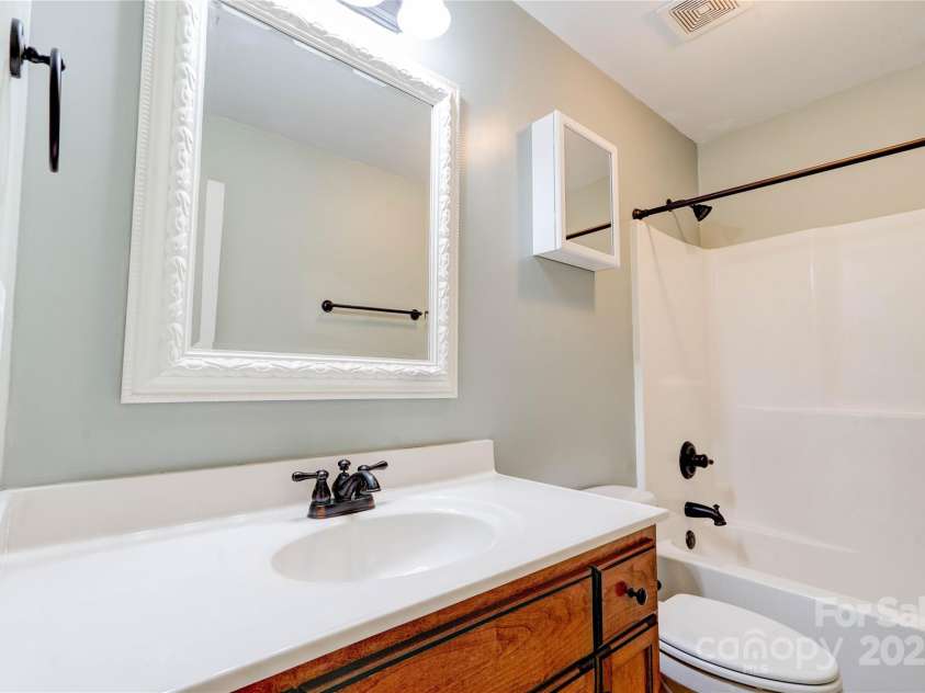 704 Catawba Street, Belmont, NC 28012.  MLS# CAR4249281, YatesRealty ID 8057. Bathroom