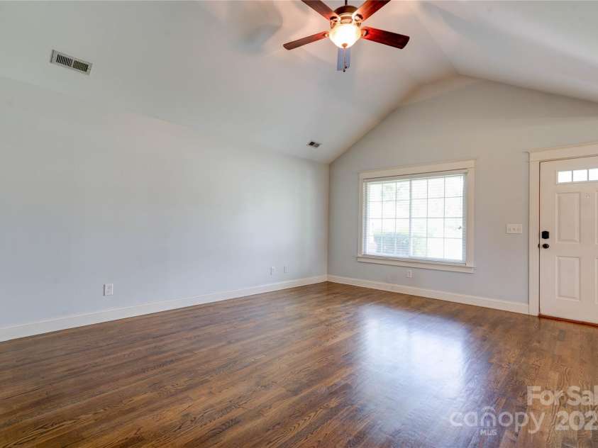 704 Catawba Street, Belmont, NC 28012.  MLS# CAR4249281, YatesRealty ID 8057. Living