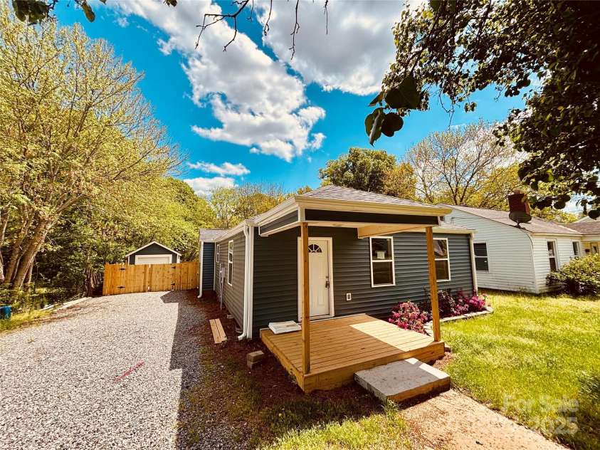 417 Stonewall Avenue, Rock Hill, SC 29730.  MLS# CAR4239880, YatesRealty ID 8058. 
