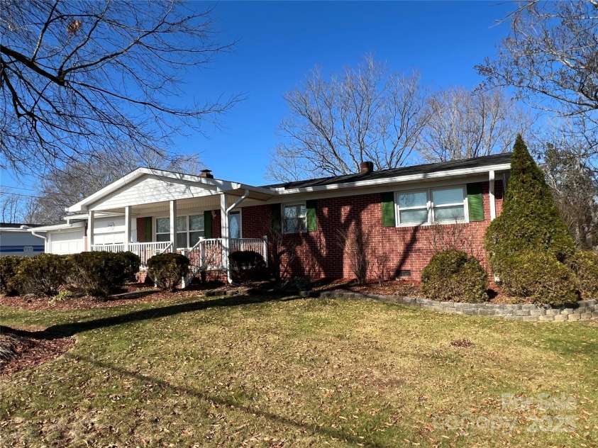 604 Eastwood Drive, Albemarle, NC 28001.  MLS# CAR4210348, YatesRealty ID 8059. 604 Eastwood Drive Albemarle NC 28001
