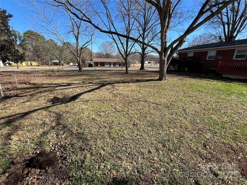 604 Eastwood Drive, Albemarle, NC 28001.  MLS# CAR4210348, YatesRealty ID 8059. Rear Fenced Yard