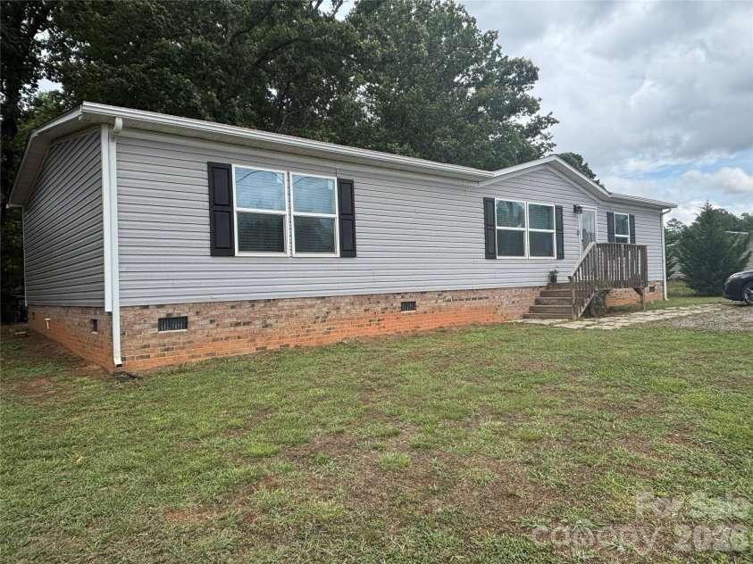 3512 Meldonna Drive, Maiden, NC 28650.  MLS# CAR4386085, YatesRealty ID 806. 