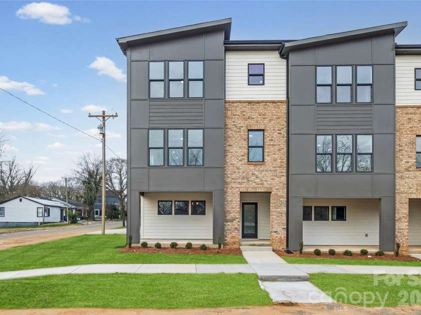 401 Lee Street, Mount Holly, NC 28120.  MLS# CAR4341029, YatesRealty ID 8060. Front Exterior