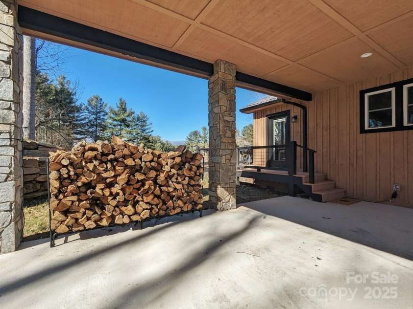 600 Pinewood Drive, Waynesville, NC 28786.  MLS# CAR4216551, YatesRealty ID 8061. 