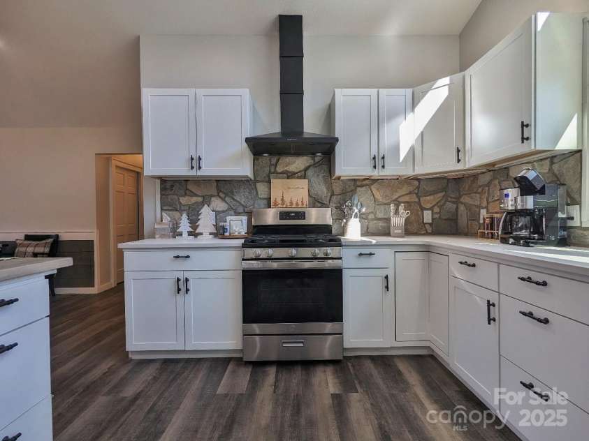 600 Pinewood Drive, Waynesville, NC 28786.  MLS# CAR4216551, YatesRealty ID 8061. 