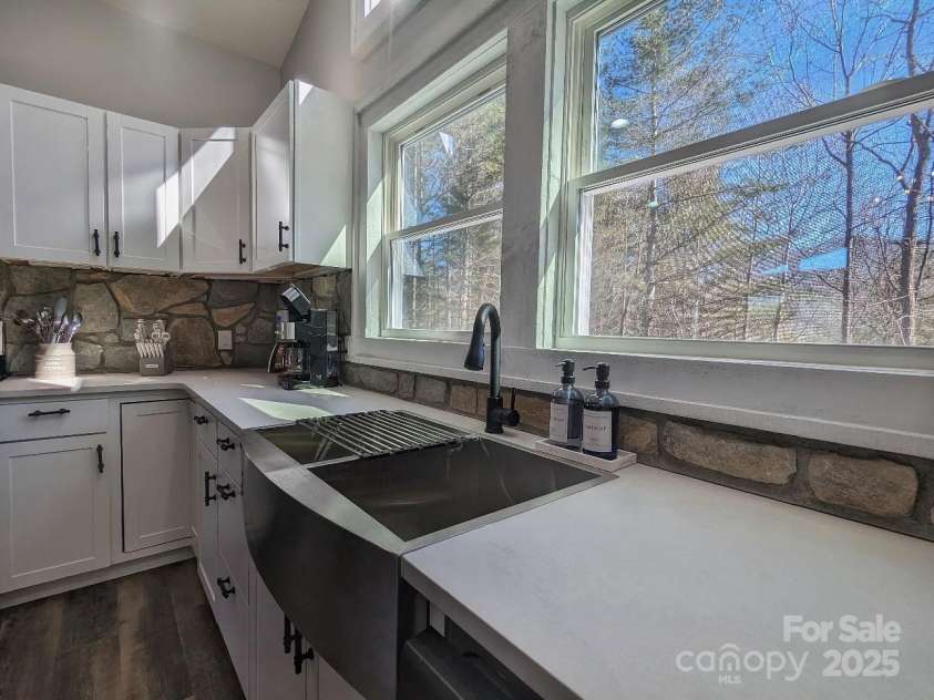 600 Pinewood Drive, Waynesville, NC 28786.  MLS# CAR4216551, YatesRealty ID 8061. 