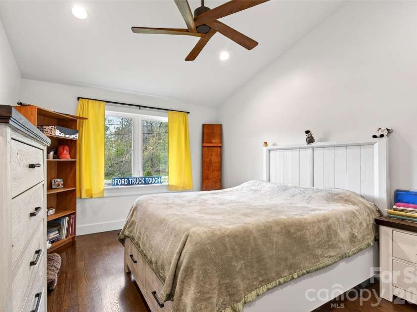 216 Vance Avenue, Black Mountain, NC 28711.  MLS# CAR4364154, YatesRealty ID 8062. 