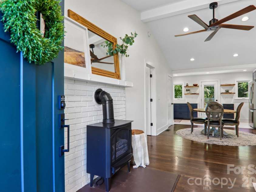 216 Vance Avenue, Black Mountain, NC 28711.  MLS# CAR4430740, YatesRealty ID 8062. 