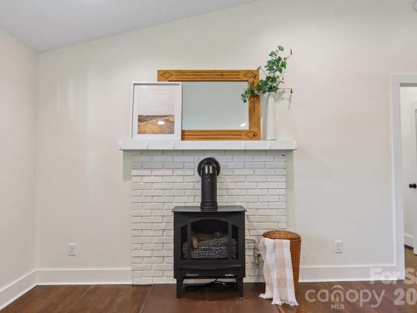 216 Vance Avenue, Black Mountain, NC 28711.  MLS# CAR4430740, YatesRealty ID 8062. 