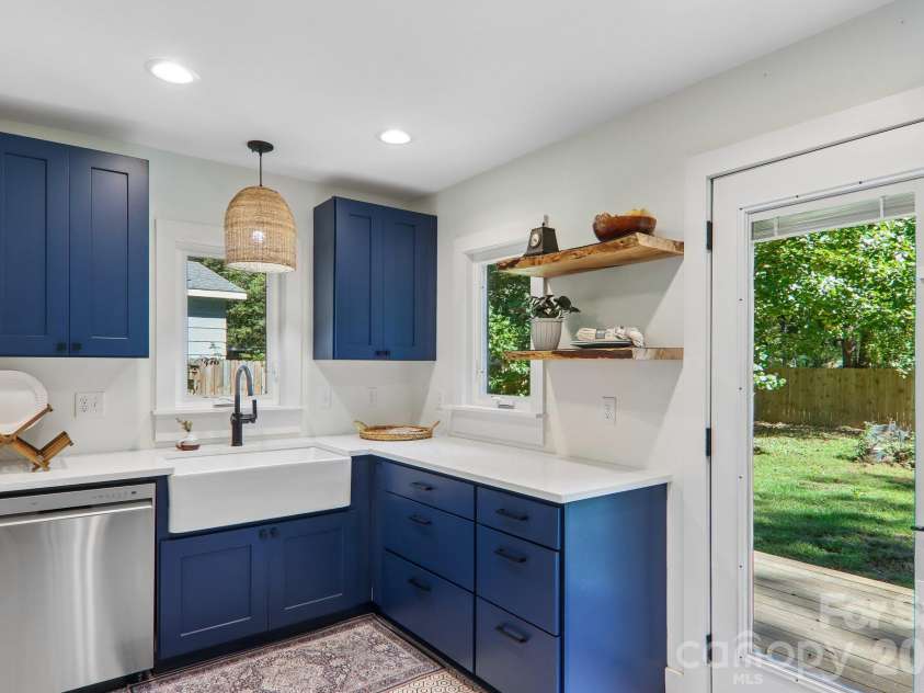 216 Vance Avenue, Black Mountain, NC 28711.  MLS# CAR4430740, YatesRealty ID 8062. 