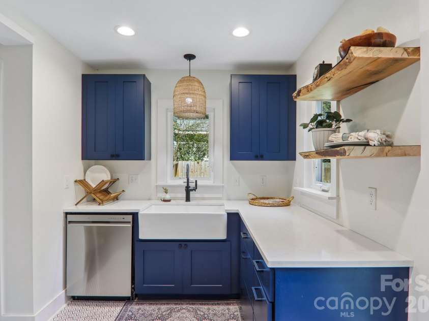216 Vance Avenue, Black Mountain, NC 28711.  MLS# CAR4430740, YatesRealty ID 8062. 