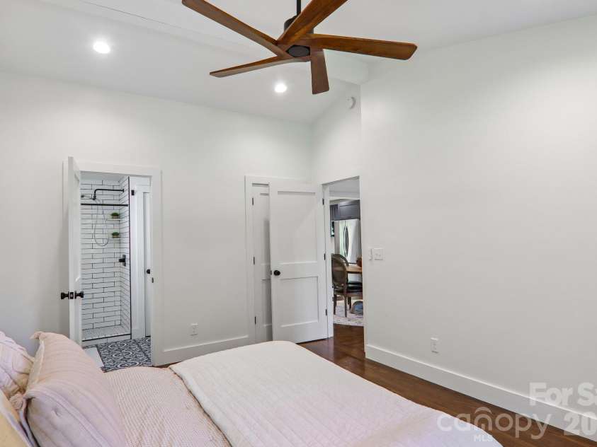 216 Vance Avenue, Black Mountain, NC 28711.  MLS# CAR4430740, YatesRealty ID 8062. 
