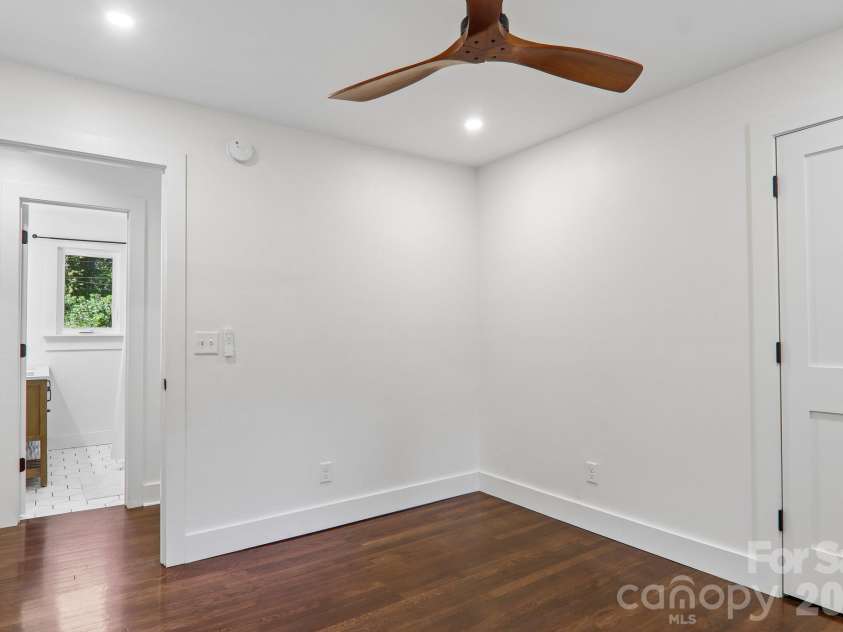 216 Vance Avenue, Black Mountain, NC 28711.  MLS# CAR4430740, YatesRealty ID 8062. 
