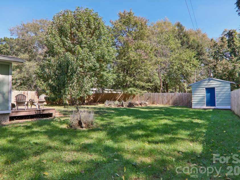216 Vance Avenue, Black Mountain, NC 28711.  MLS# CAR4430740, YatesRealty ID 8062. 