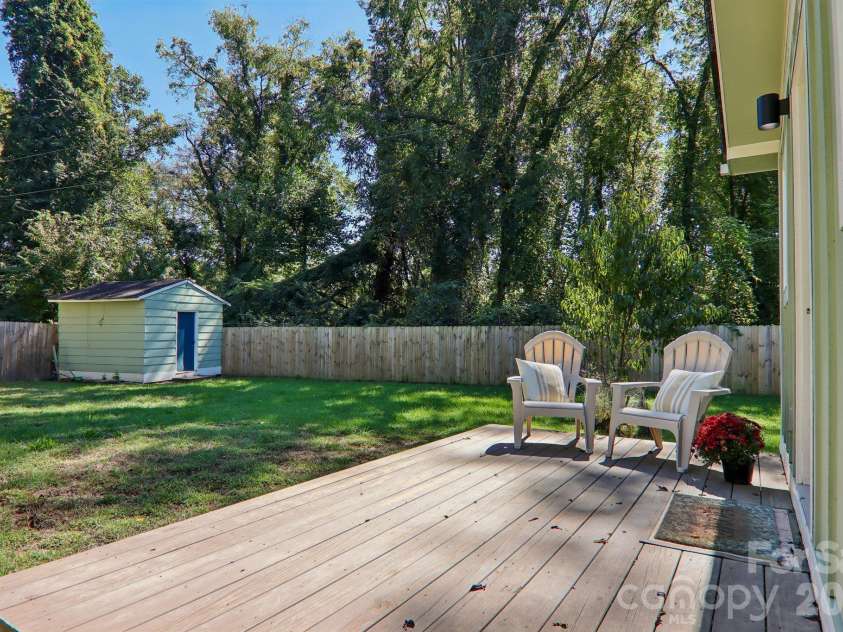 216 Vance Avenue, Black Mountain, NC 28711.  MLS# CAR4430740, YatesRealty ID 8062. 