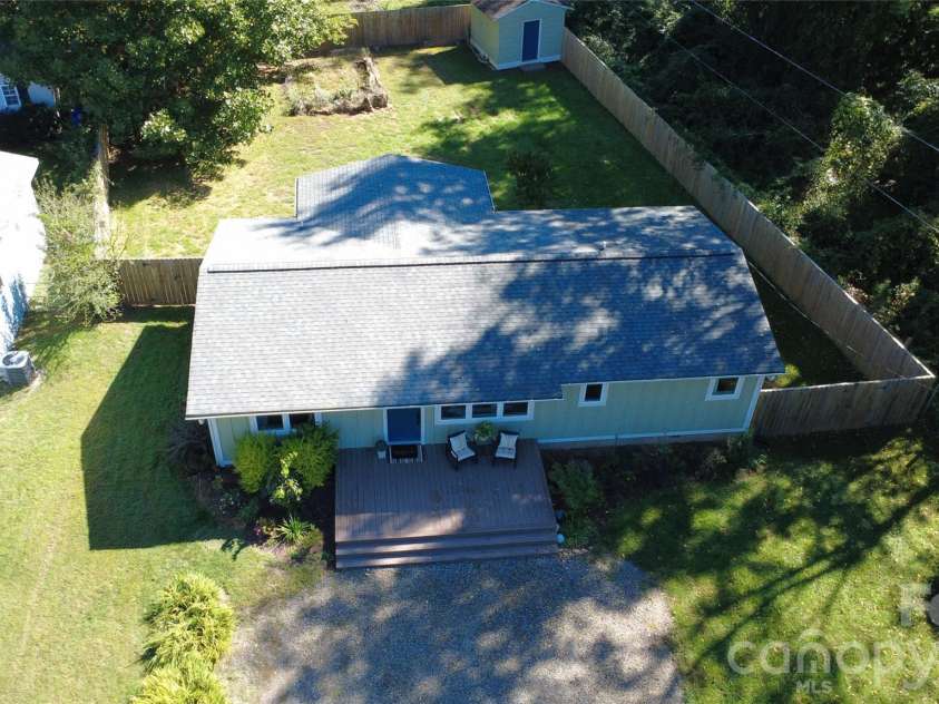 216 Vance Avenue, Black Mountain, NC 28711.  MLS# CAR4430740, YatesRealty ID 8062. 