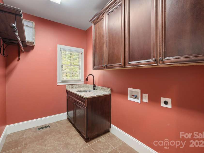 472 Barber Loop, Mooresville, NC 28117.  MLS# CAR4223478, YatesRealty ID 8062. 