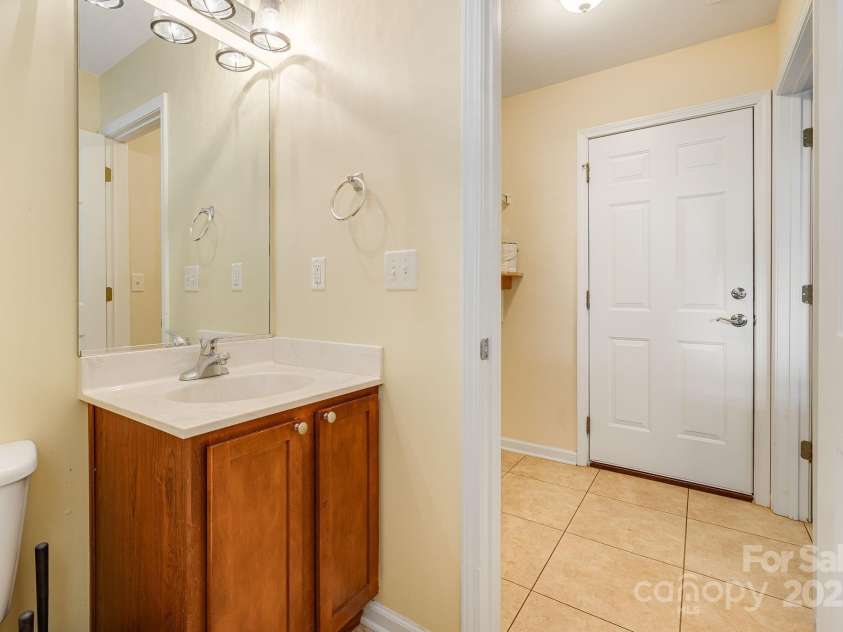 48 Lanceford Circle, Fletcher, NC 28732.  MLS# CAR4284692, YatesRealty ID 8062. 