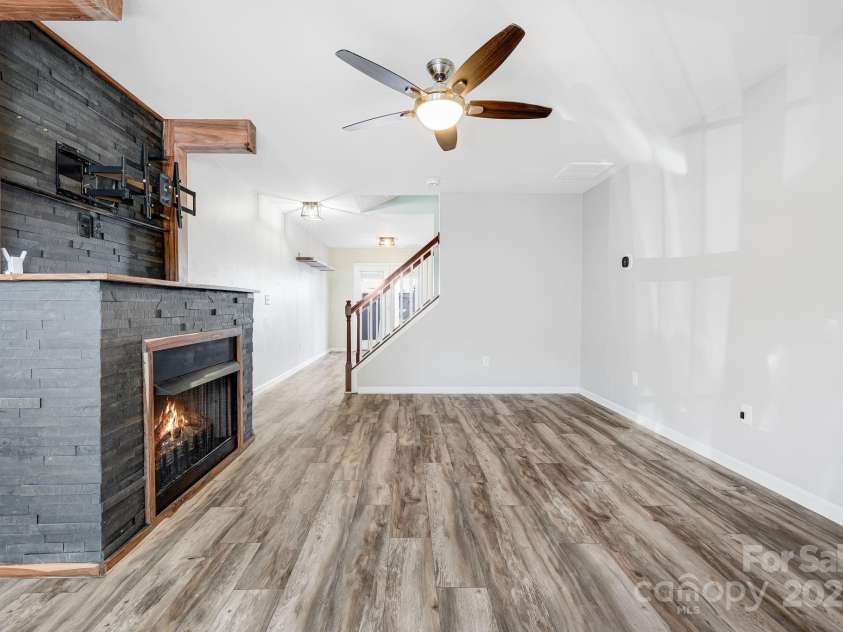 48 Lanceford Circle, Fletcher, NC 28732.  MLS# CAR4284692, YatesRealty ID 8062. 