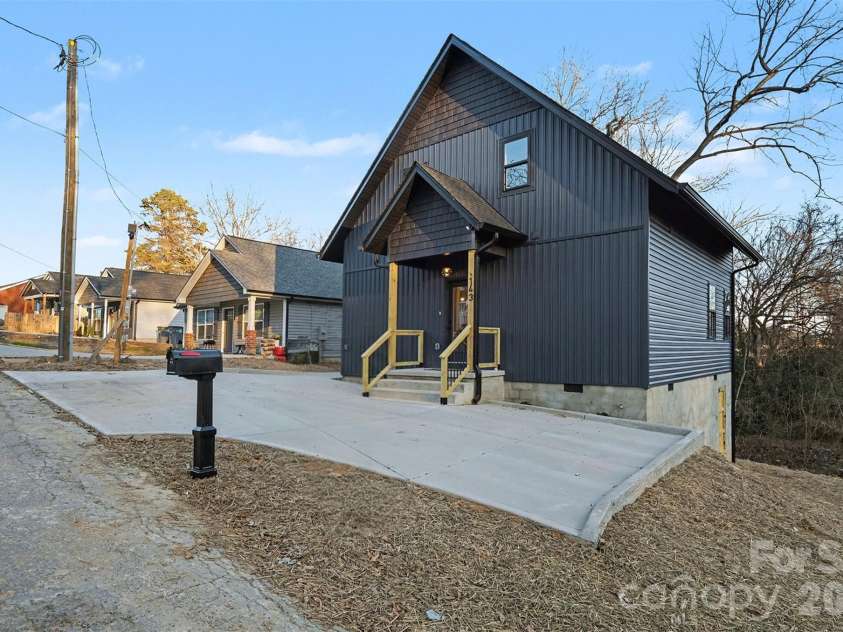 143 Johndy Avenue, Kannapolis, NC 28083.  MLS# CAR4334566, YatesRealty ID 8063. 