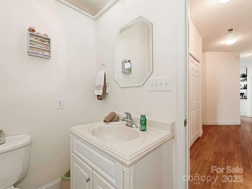 9535 Potter Road, Matthews, NC 28104.  MLS# CAR4291851, YatesRealty ID 8063. 