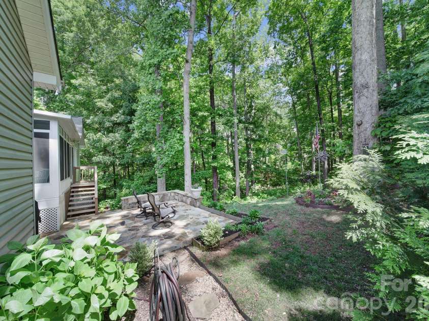 160 Fernbrook Drive, Mooresville, NC 28117.  MLS# CAR4350552, YatesRealty ID 8064. Backyard