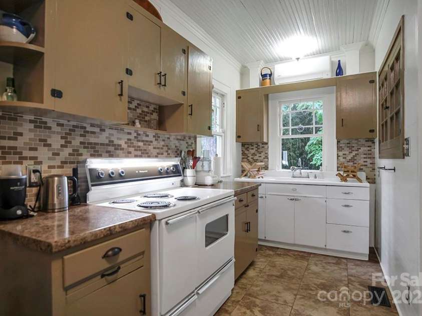 516 Maple Creek Road, Rutherfordton, NC 28139.  MLS# CAR4248593, YatesRealty ID 8064. 