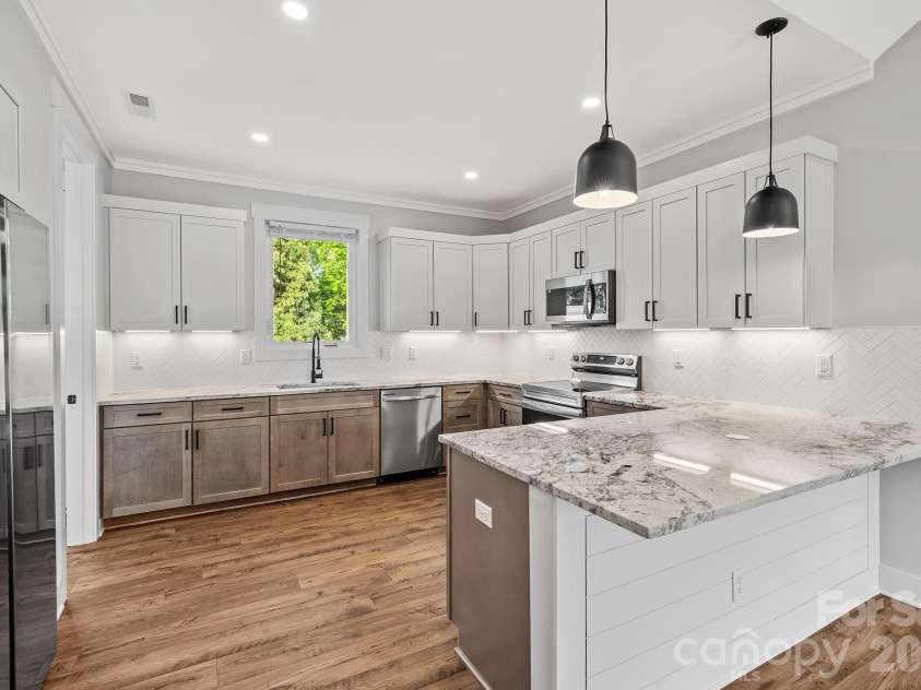 8 Heartleaf Circle, Arden, NC 28704.  MLS# CAR4364542, YatesRealty ID 8065. 