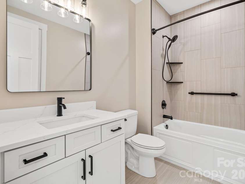 8 Heartleaf Circle, Arden, NC 28704.  MLS# CAR4364542, YatesRealty ID 8065. 