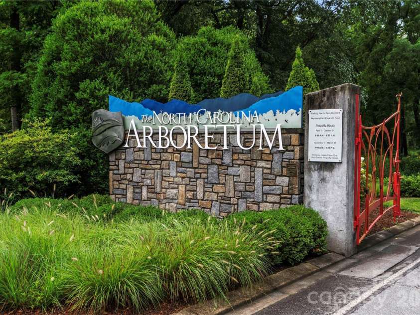 8 Heartleaf Circle, Arden, NC 28704.  MLS# CAR4364542, YatesRealty ID 8065. Nearby NC Arboretum
