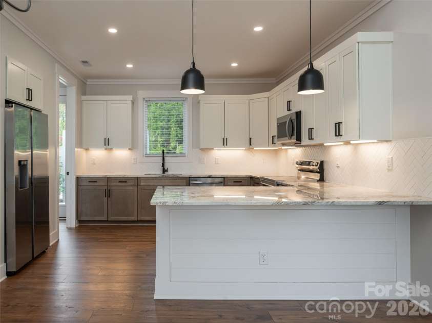 8 Heartleaf Circle, Arden, NC 28704.  MLS# CAR4431913, YatesRealty ID 8065. 