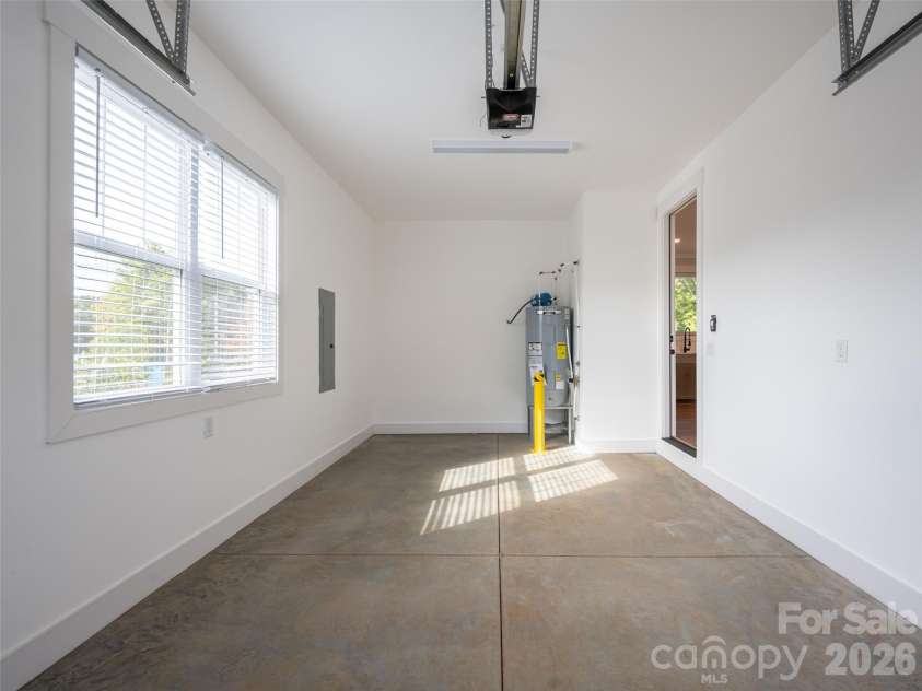 8 Heartleaf Circle, Arden, NC 28704.  MLS# CAR4431913, YatesRealty ID 8065. 
