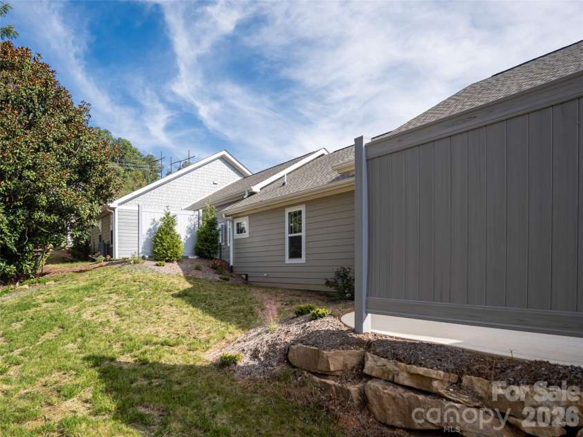 8 Heartleaf Circle, Arden, NC 28704.  MLS# CAR4431913, YatesRealty ID 8065. 