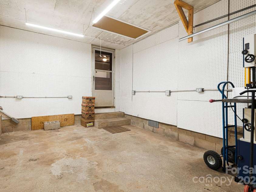 81 Mcguire Loop, Pisgah Forest, NC 28768.  MLS# CAR4250584, YatesRealty ID 8065. 