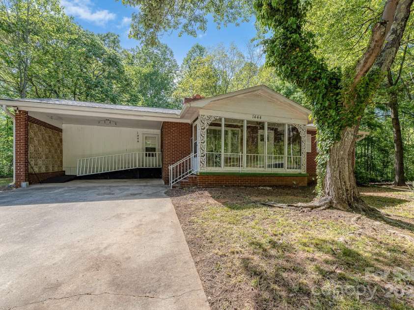 1444 Harris Street, Statesville, NC 28677.  MLS# CAR4246166, YatesRealty ID 8066. 