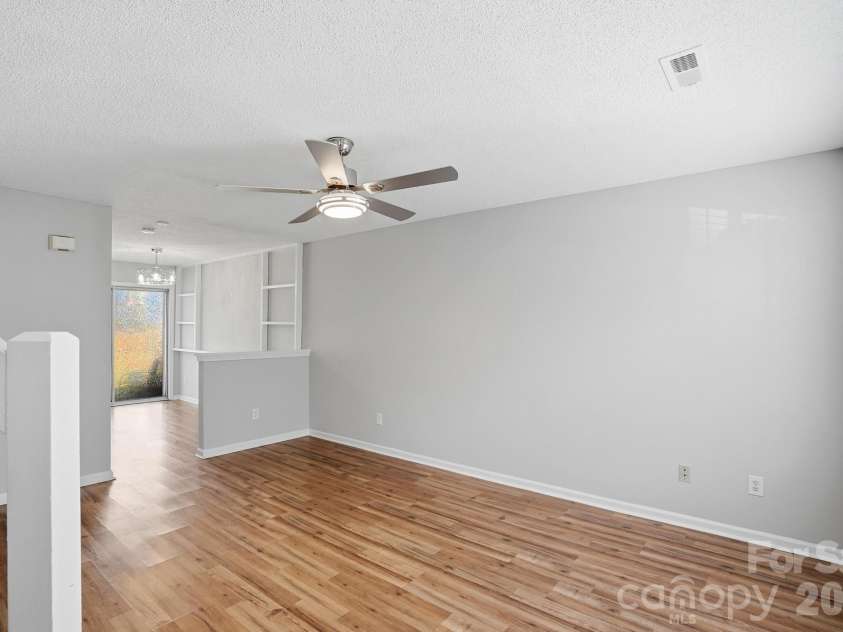 3015 Summercroft Lane, Charlotte, NC 28269.  MLS# CAR4337143, YatesRealty ID 8066. 