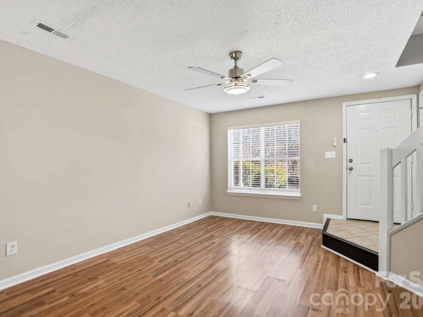 3015 Summercroft Lane, Charlotte, NC 28269.  MLS# CAR4337143, YatesRealty ID 8066. 